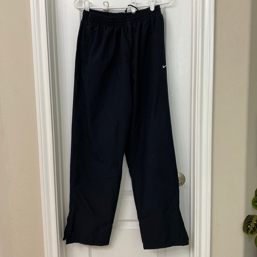 Nike windpants mens Large. Zipper ankle